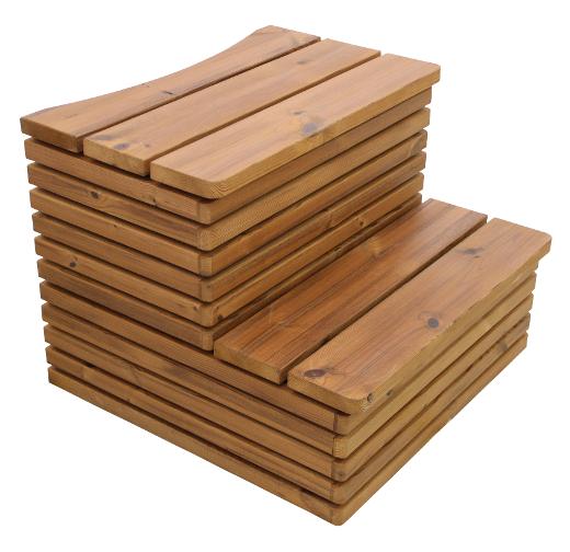De houten DELUX-trap: de finishing touch voor uw hottub.