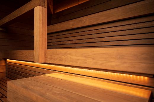 Kirami FinVision® -sauna Nordic misty - Premium ulkosauna mukavuuksineen.