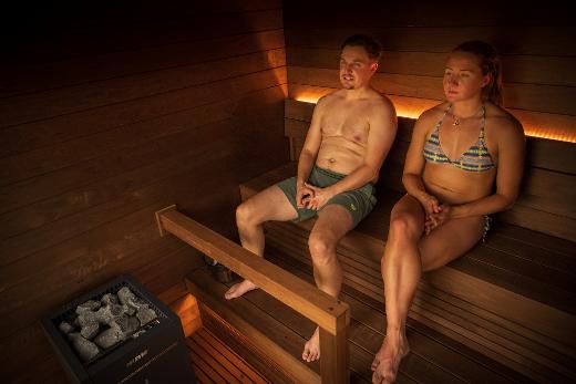 Kirami FinVision® -sauna Nordic misty - Le temps de repos de la skieuse de fond finlandaise Katri Lylynperä dans le sauna.
