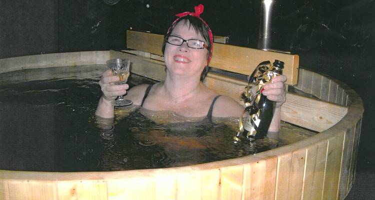 De oude hottub kochten we in 2007, toen ik 50 werd | Kirami