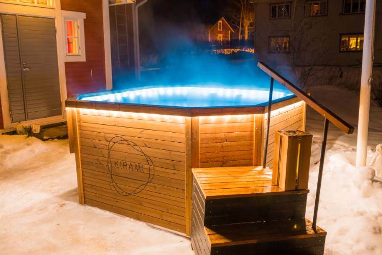Grandy-minipool yhdistää paljun ja uima-altaan | Kirami