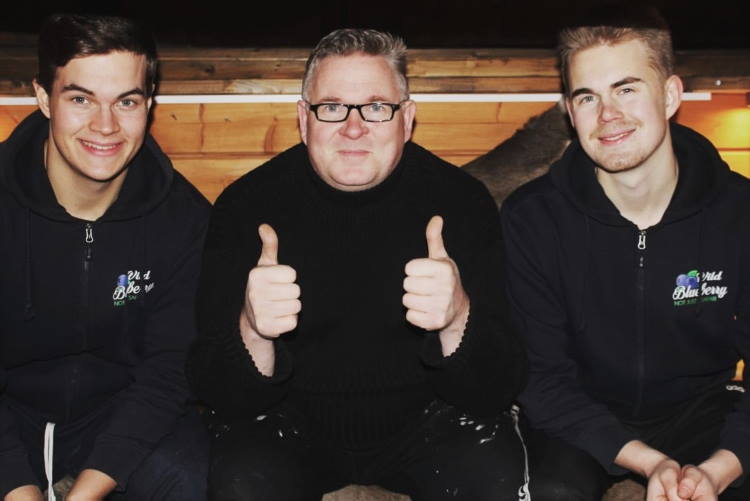 Asiakaskuva | Wild Blueberryn kolmikko: Alex Korhonen, Kimmo Luiro ja Joakim Luiro | Kirami