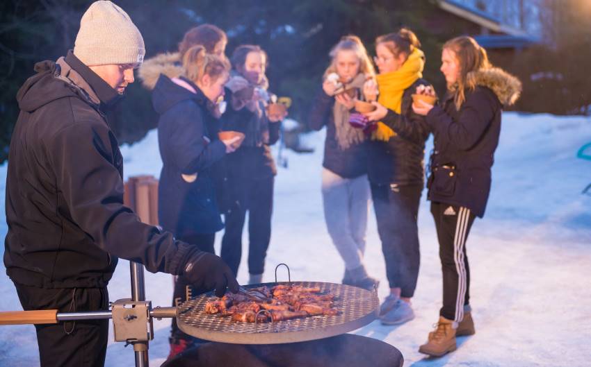 Jesse Söderlund | Keittiömestari Jesse Söderlund suosittelee lämpimästi grillaamista kesät talvet | Kirami