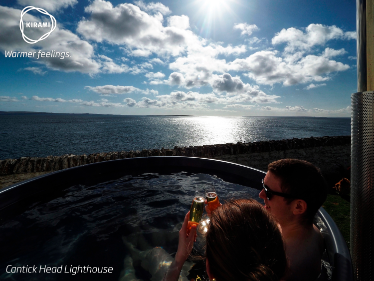 Cantick Head Lighthouse | Watch the passing orcas and Northern lights | Kirami - Warmer feelings