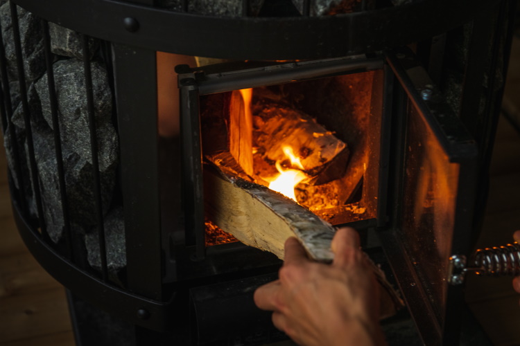 Almost Heaven Saunas | Aujourd’hui, Rick profite de son sauna personnel chauffé au poêle à bois 4 à 5 fois par semaine | Kirami