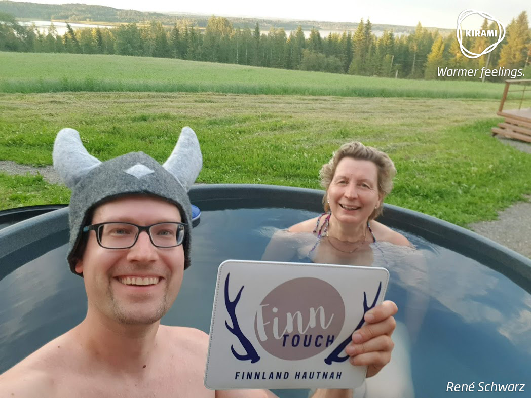 Bekijk de live-uitzending (Duitstalig) vanuit de Kirami-hottub met Riitta en Finland-blogger René Schwarz (FinnTouch.de) | Kirami