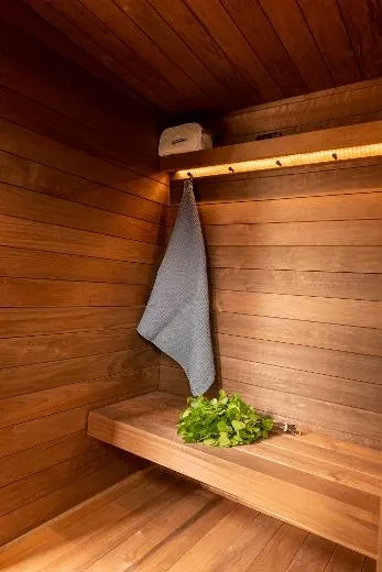 Hanki pukukopin penkki lisävarusteeksi pukukoppiin