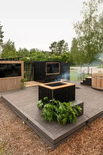 Helppo plug-and-play-asennus pihalle tai terassille.