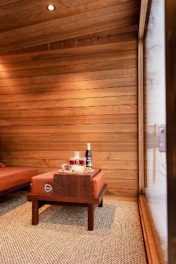 Kirami FinVision® -sohvasetti luo lämpöä loungeen